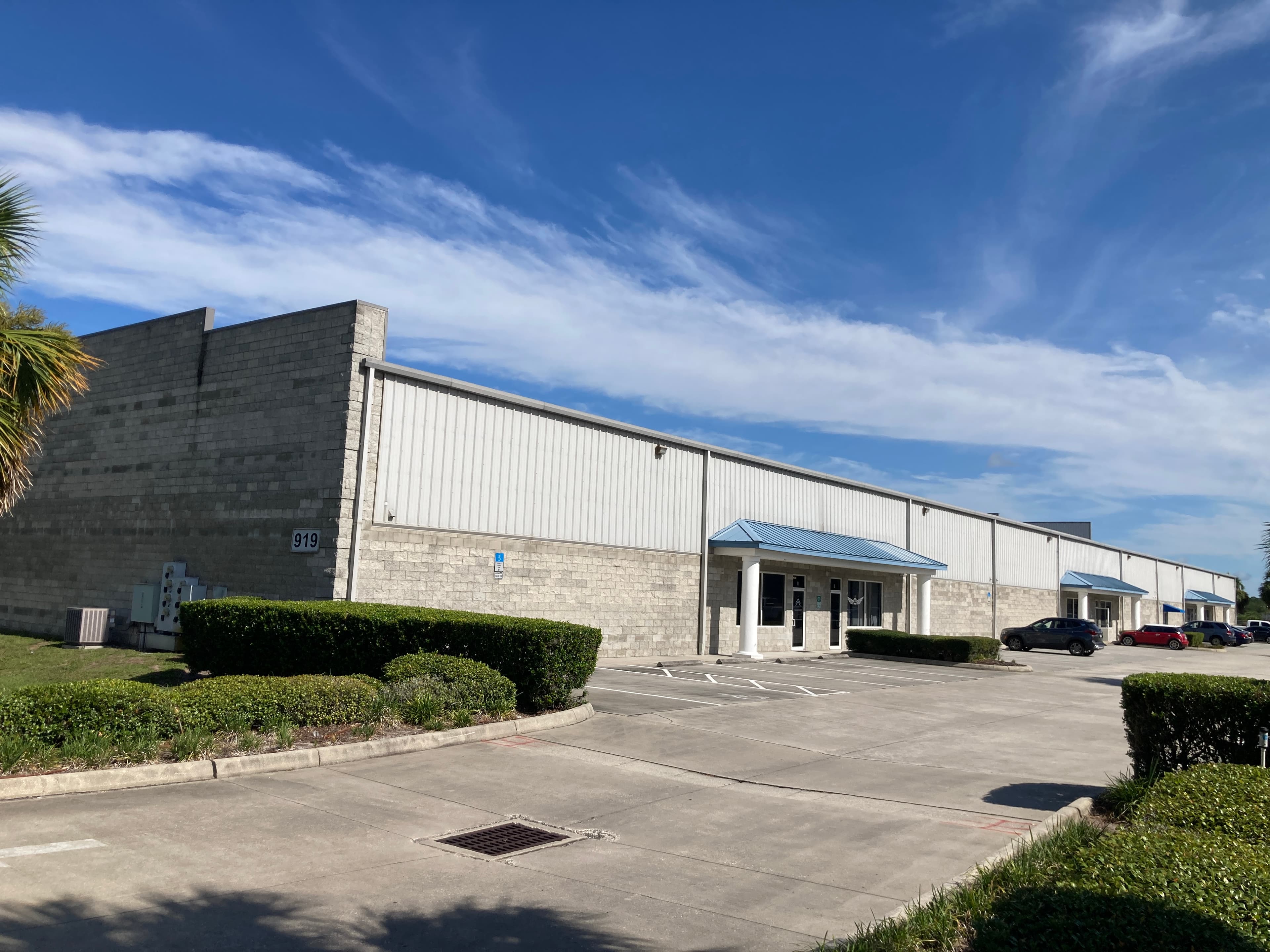 HANGAR FOR RENT 1