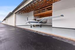 hangar popup image 14