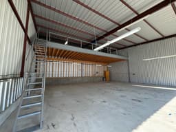 hangar popup image 1