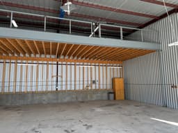 hangar popup image 4