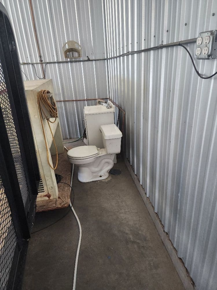 hangar popup image 7