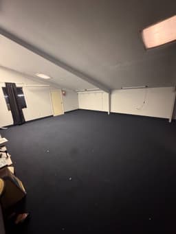 hangar popup image 6