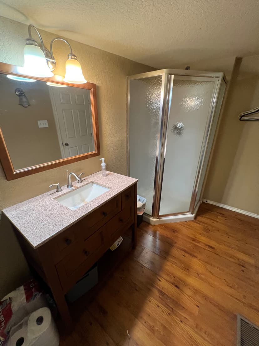 hangar popup image 12