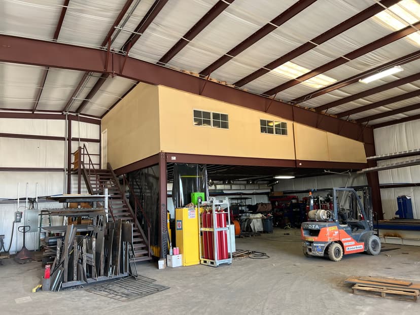 hangar popup image 4