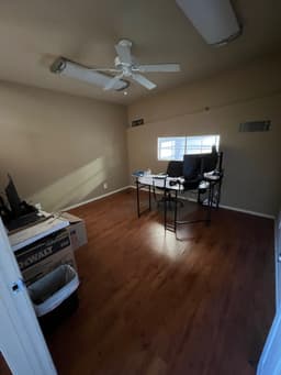 hangar popup image 9