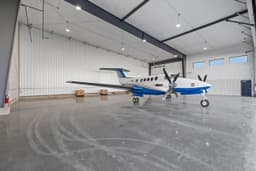 Brand New Hanger for the Discerning Aviator thumbnail 3