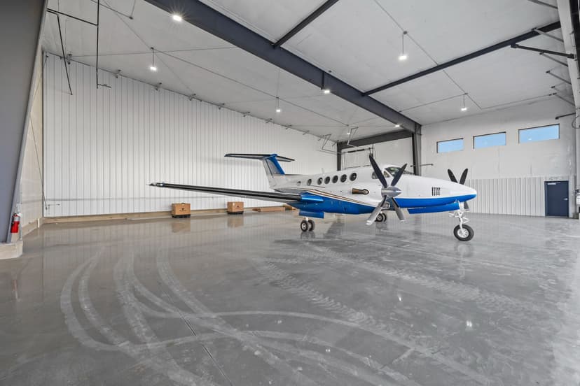 hangar popup image 3