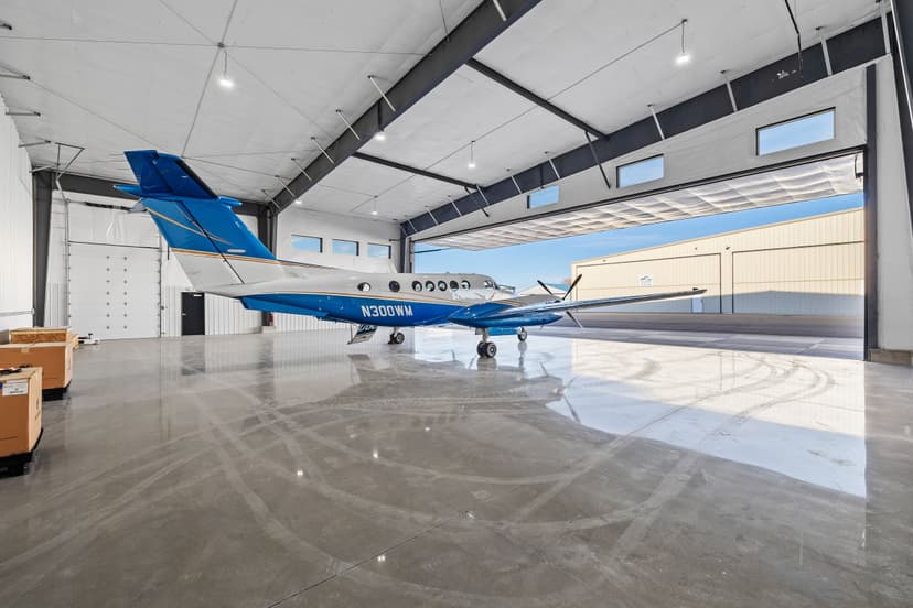 hangar popup image 4