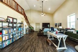 hangar popup image 6