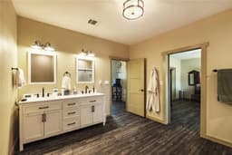 hangar popup image 7