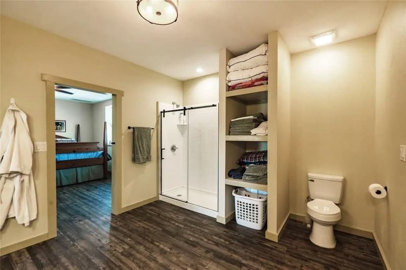 hangar popup image 8