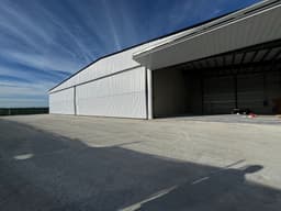 hangar popup image 3