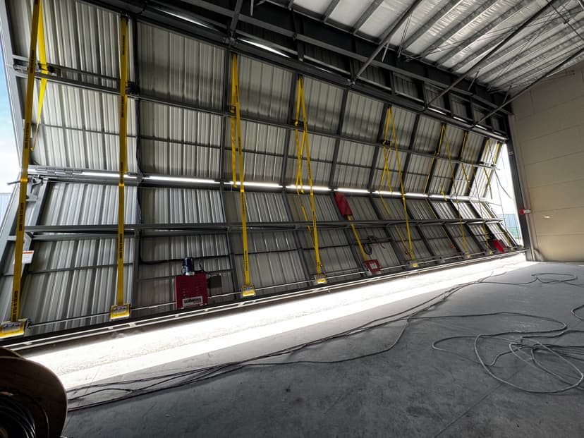 hangar popup image 4