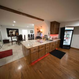 KSAT Premium Hangar Space Available thumbnail 2