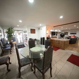 KSAT Premium Hangar Space Available thumbnail 4