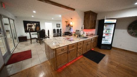 KSAT Premium Hangar Space Available 1