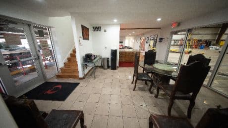 KSAT Premium Hangar Space Available 4