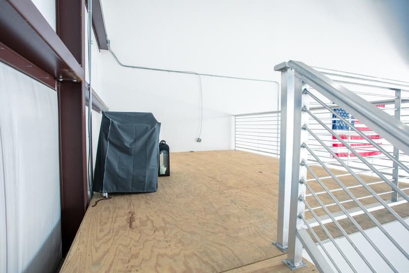 hangar popup image 10