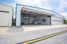 hangar popup image 4