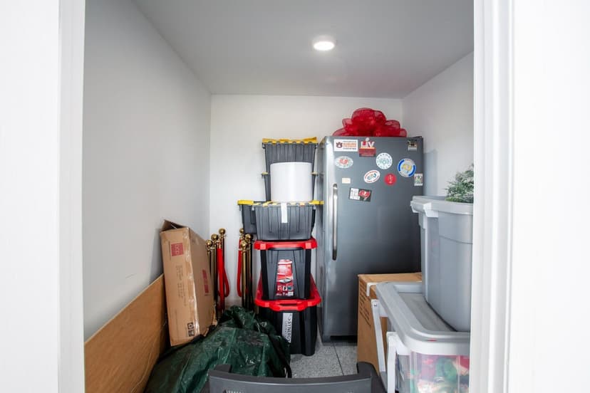 hangar popup image 9