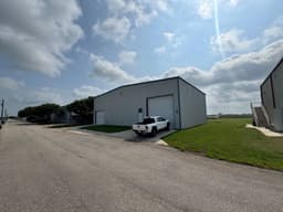 hangar popup image 4