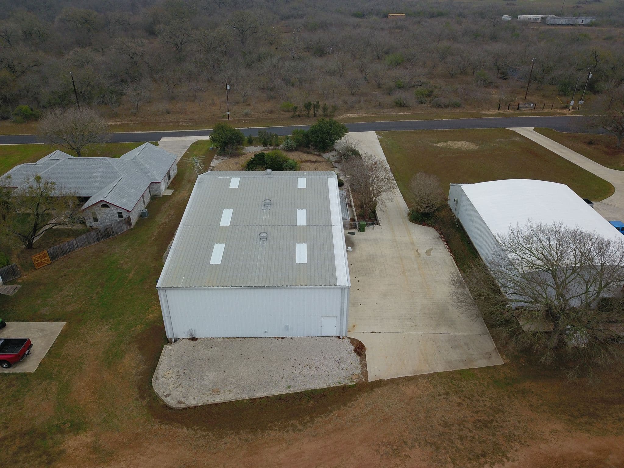 Hangar-Home Directly on Grass runway 1