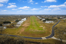 Hangar-Home Directly on Grass runway thumbnail 11