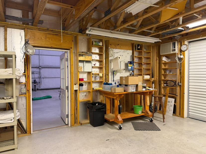 hangar popup image 12