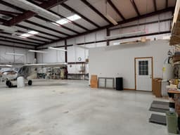 Hangar-Home Directly on Grass runway thumbnail 15