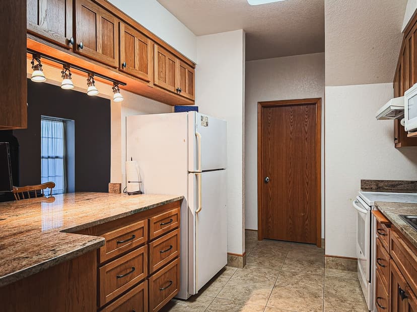 hangar popup image 5