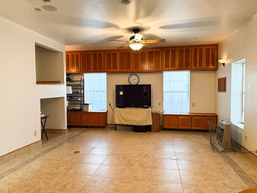 hangar popup image 9