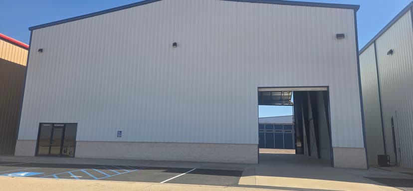 hangar popup image 1