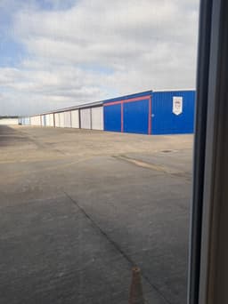 T Hangers for rent  thumbnail 4