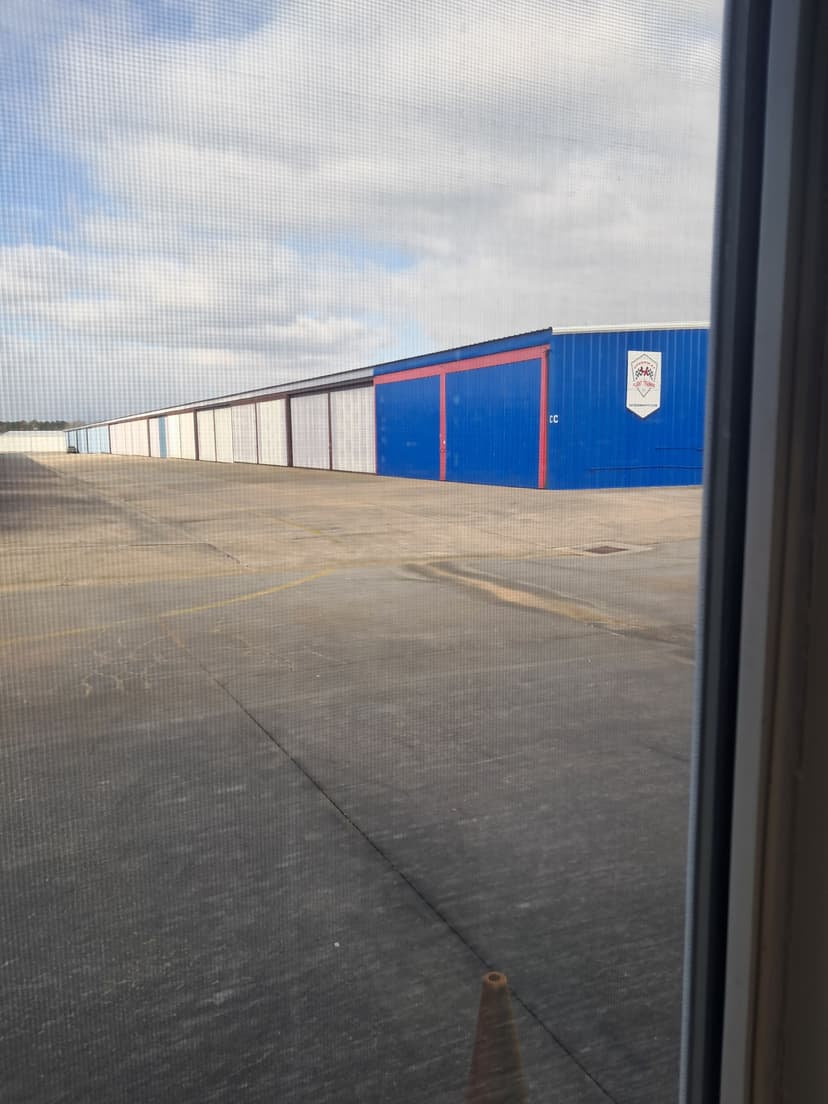 hangar popup image 4