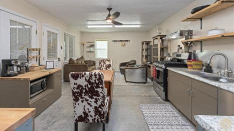 hangar popup image 7