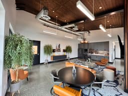 Private Hangar and Executive Headquarters thumbnail 12