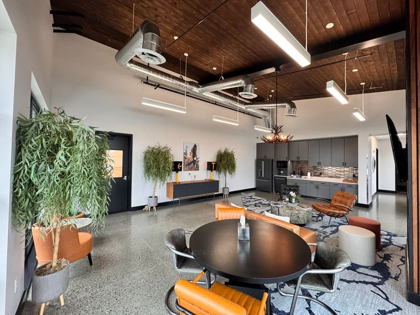 hangar popup image 12