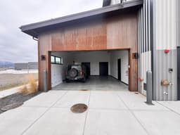 Private Hangar and Executive Headquarters thumbnail 14