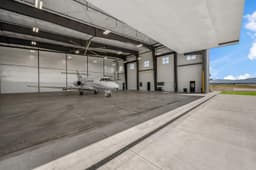 Private Hangar and Executive Headquarters thumbnail 6