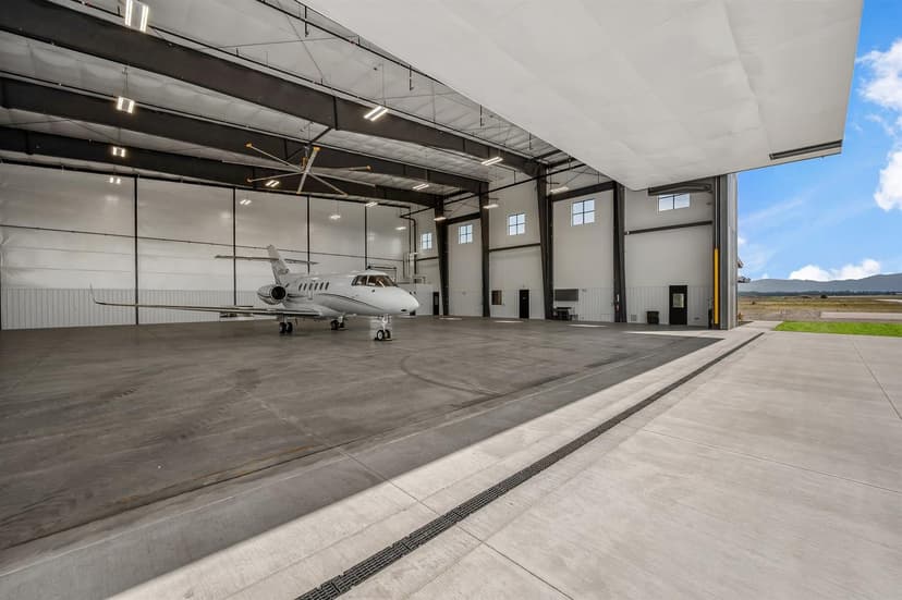 hangar popup image 6