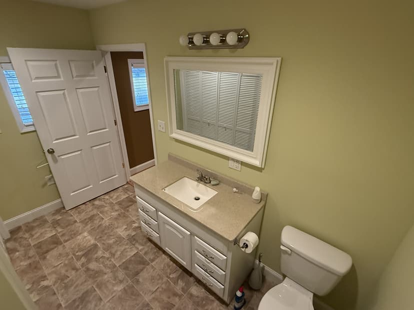 hangar popup image 3