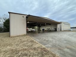 Hangar with Offices thumbnail 5