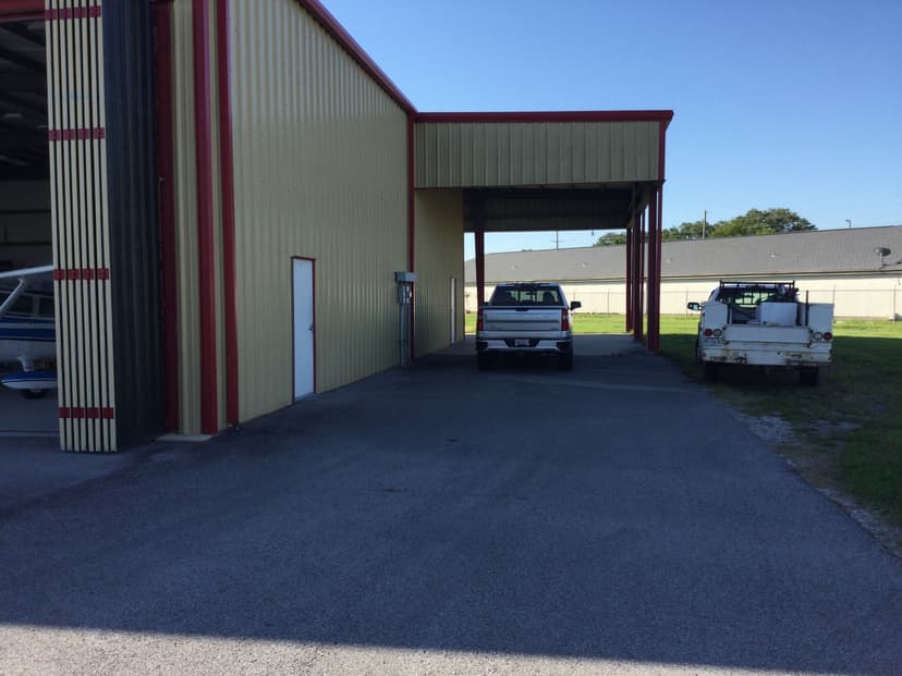 hangar popup image 2