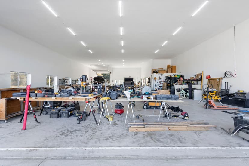 hangar popup image 3