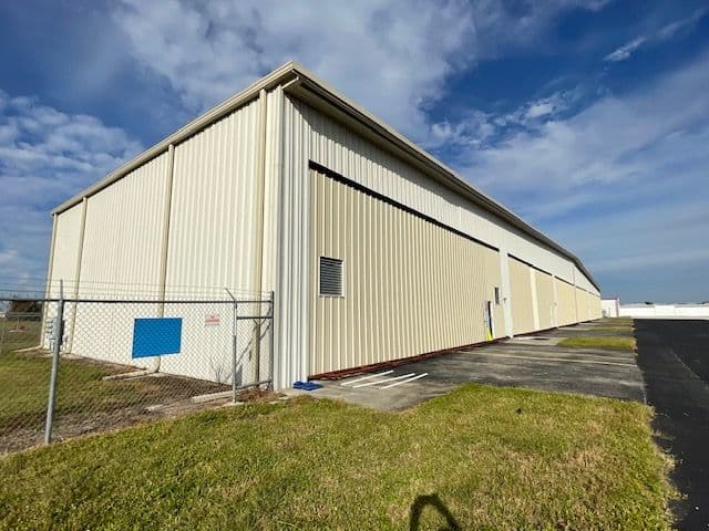 hangar popup image 3