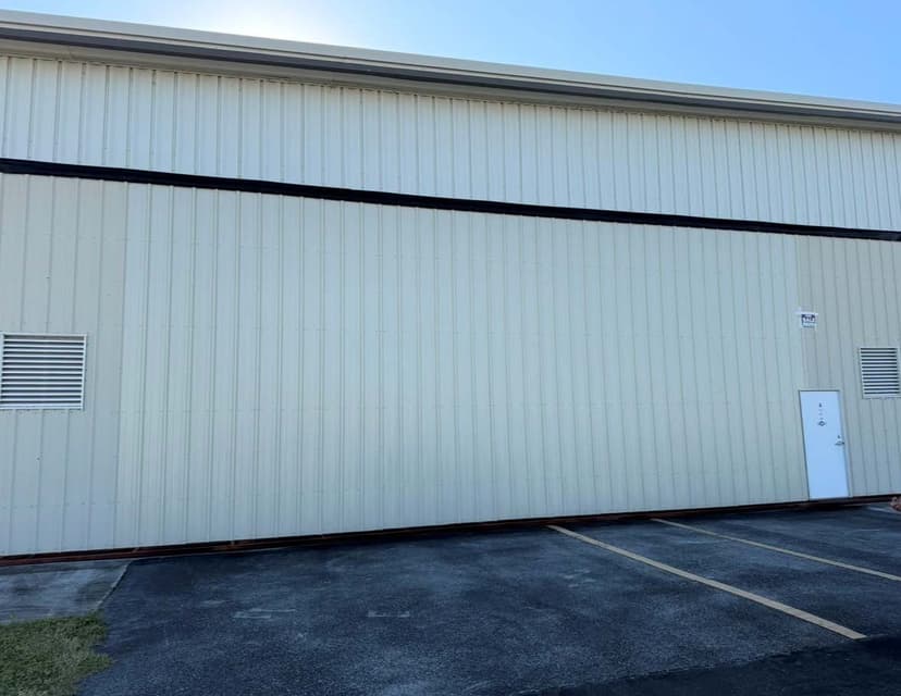 hangar popup image 4