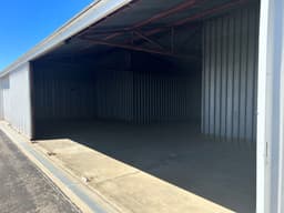 T-Hangar Row B thumbnail 1