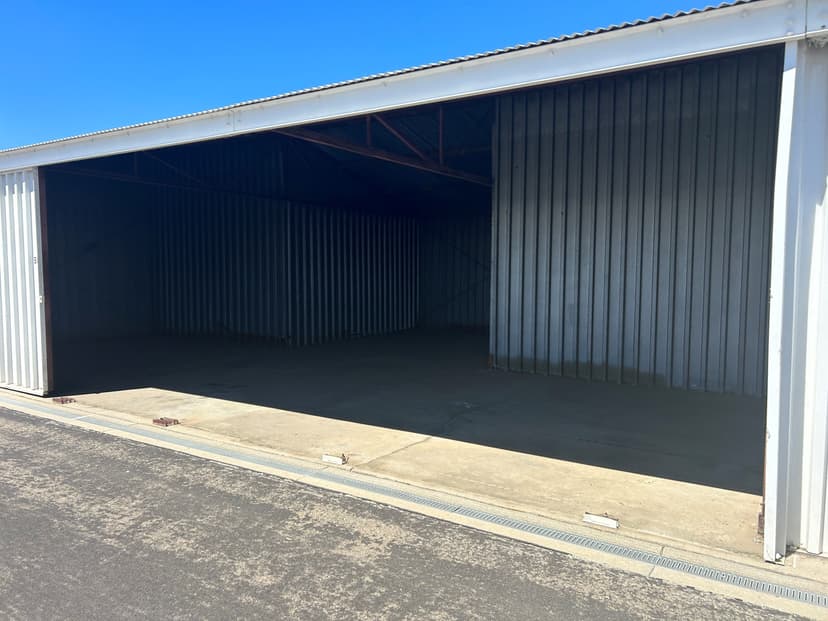 hangar popup image 4