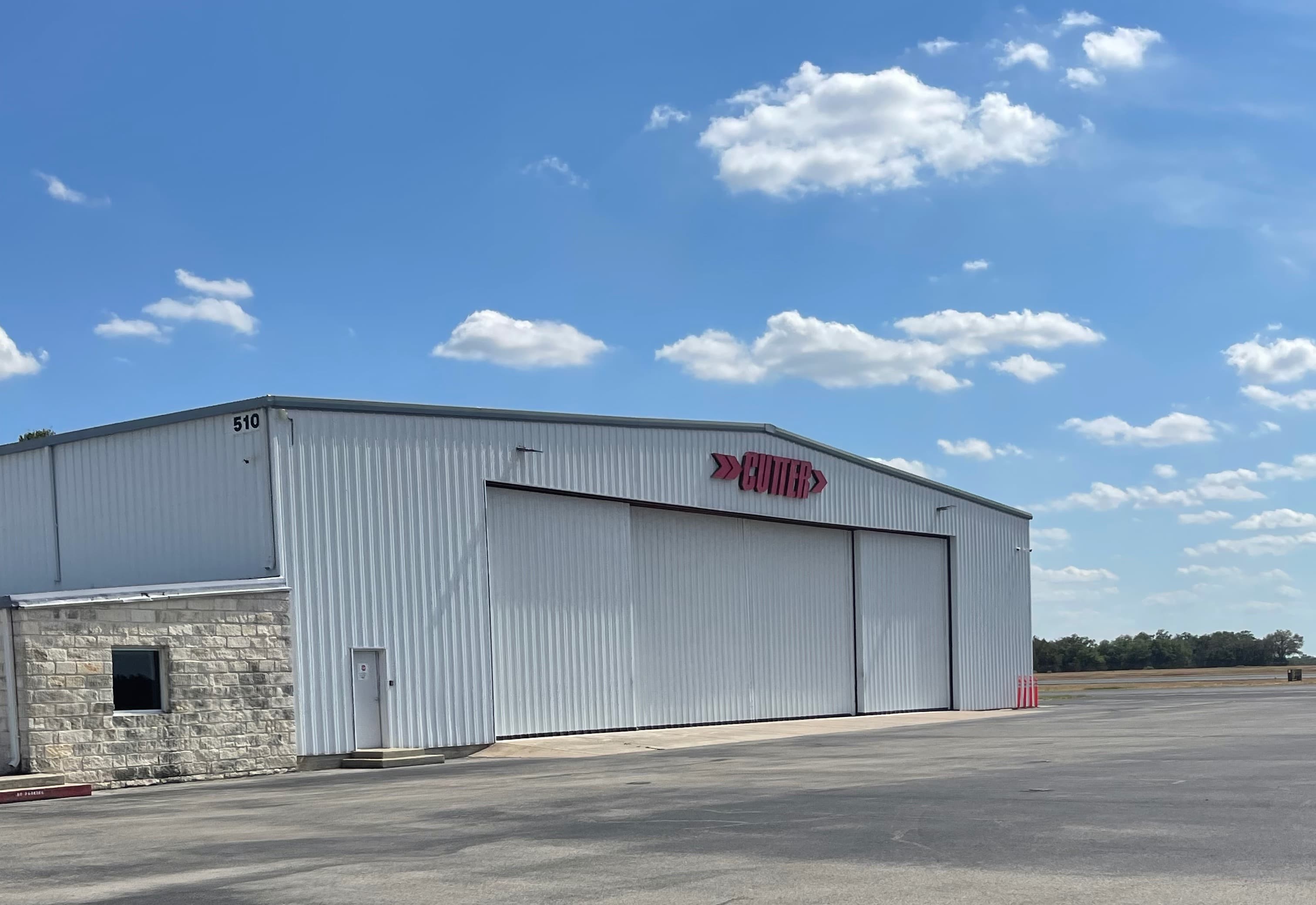hangar popup image 3