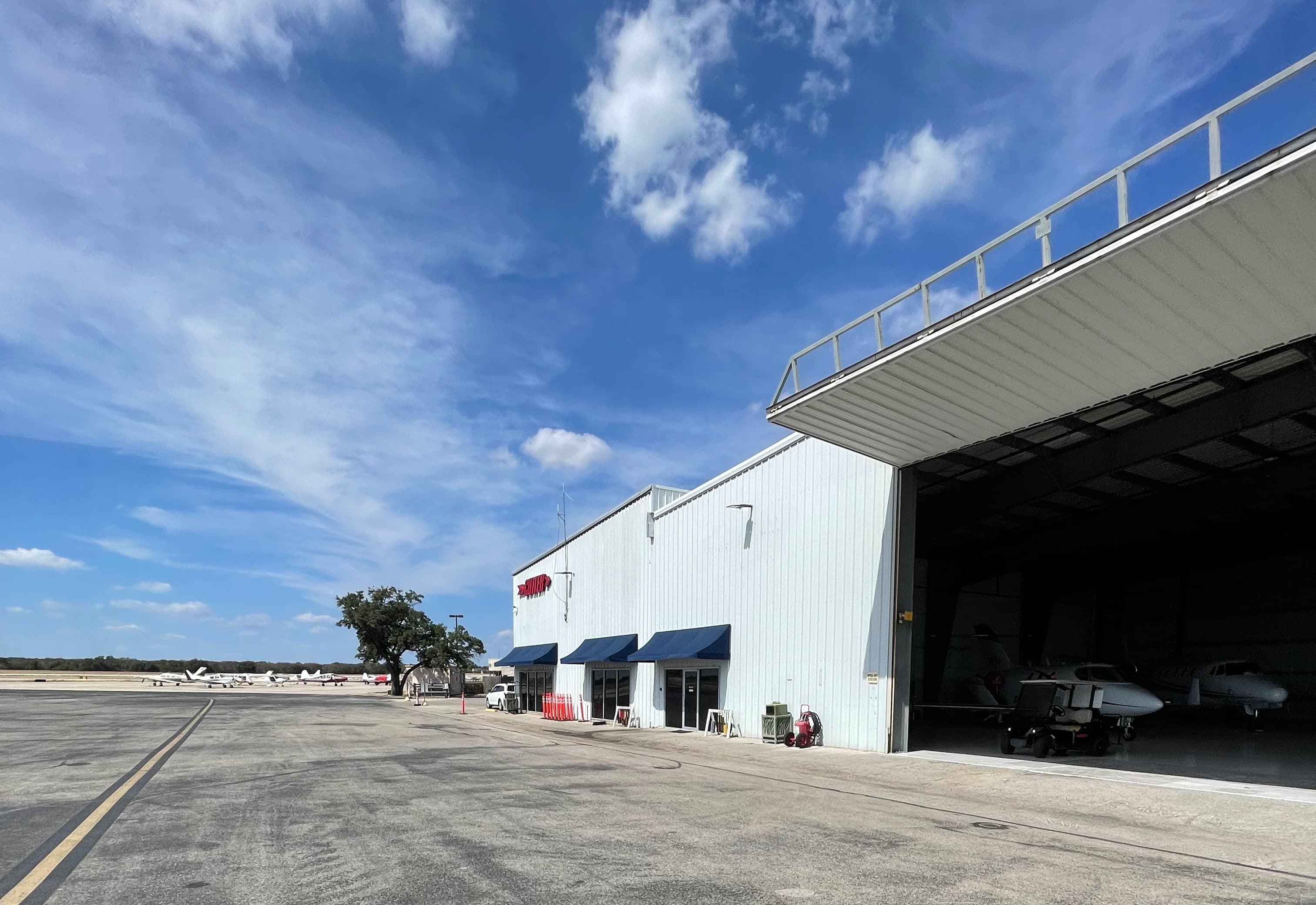 hangar popup image 2